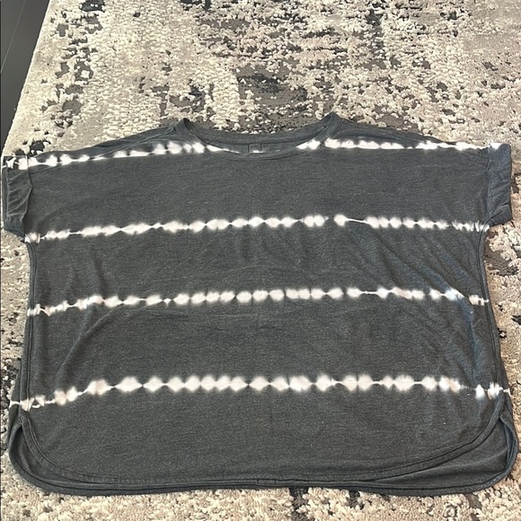 GreenTea Charcoal and White T-Shirt - Picture 1 of 5
